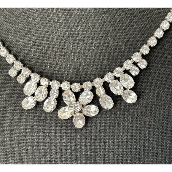 Vintage Austrian Crystal Clear Rhinestone Necklace Flowers Made In Austria - Picture 7 of 8